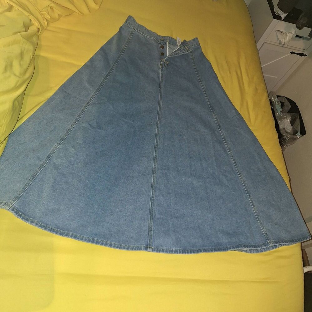 NWOT Winter Denim-thick and crisp extra long Jean skirt Small-Medium